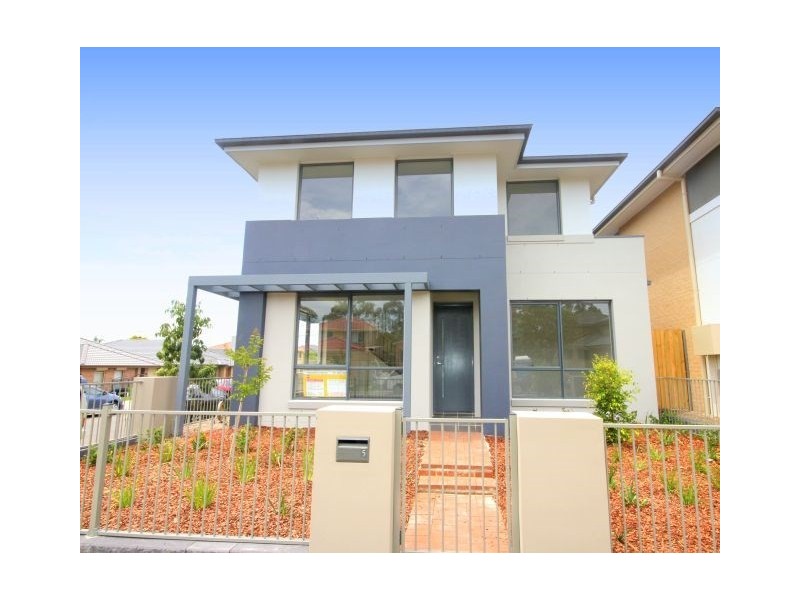 5 Greater Circuit, Bass Hill NSW 2197