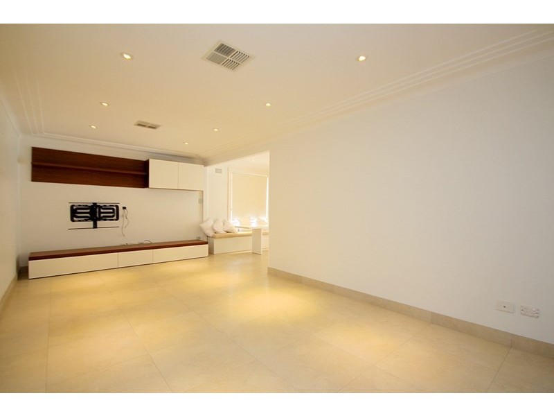 5 Dalton Avenue, Condell Park NSW 2200