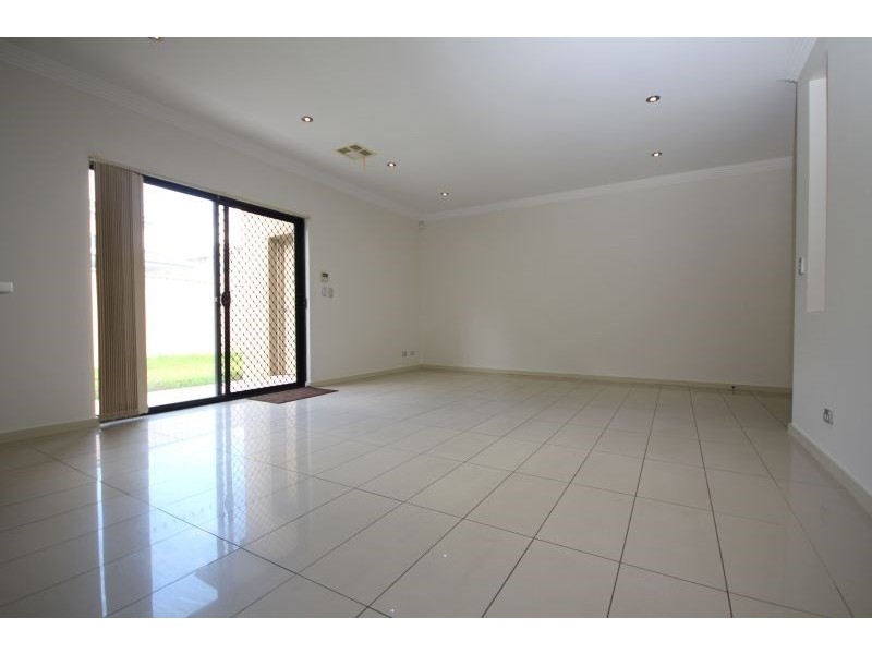 3/20 Banksia Road, Greenacre NSW 2190