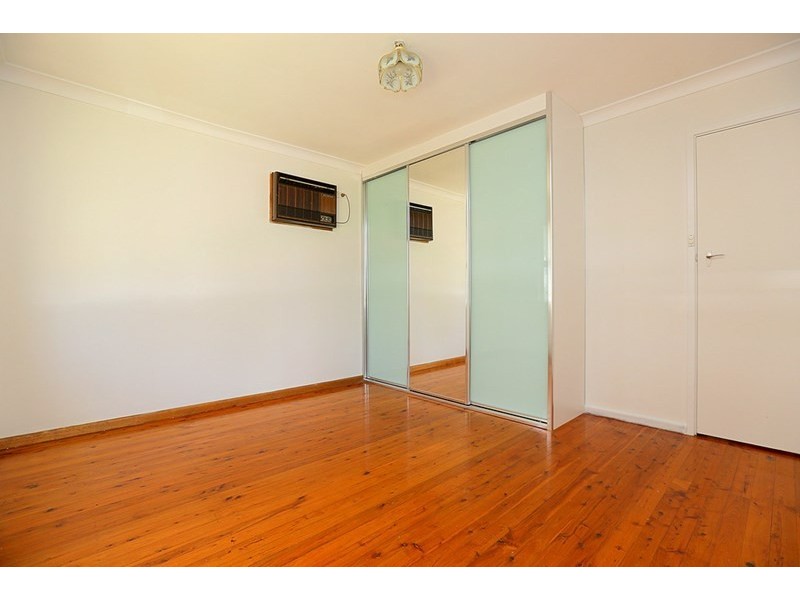 4 Owen Road, Georges Hall NSW 2198