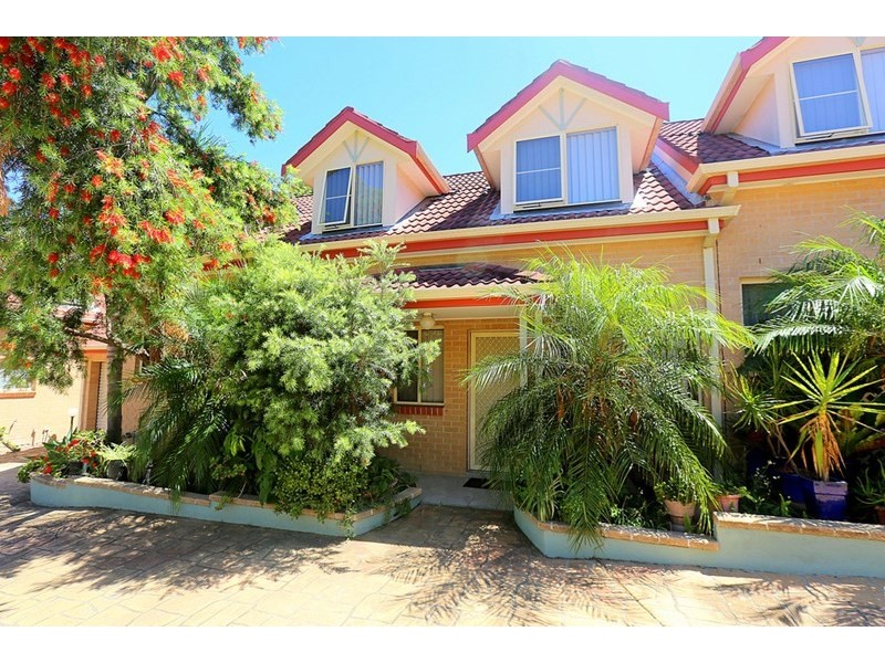 5/40-43 Larien Crescent, Birrong NSW 2143