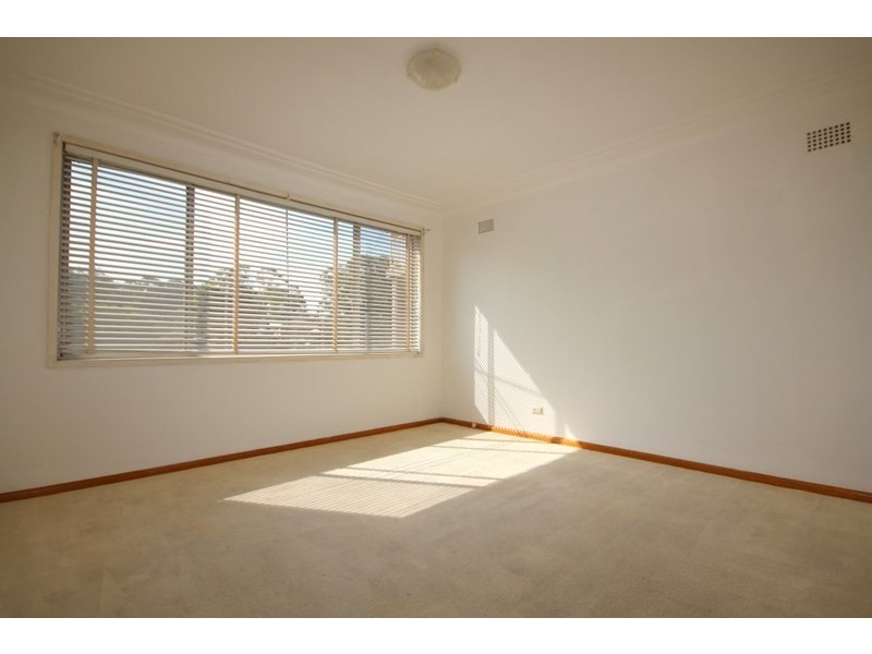 43 Caroline Crescent, Georges Hall NSW 2198