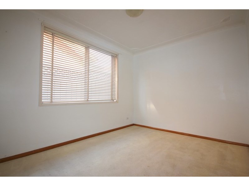 43 Caroline Crescent, Georges Hall NSW 2198