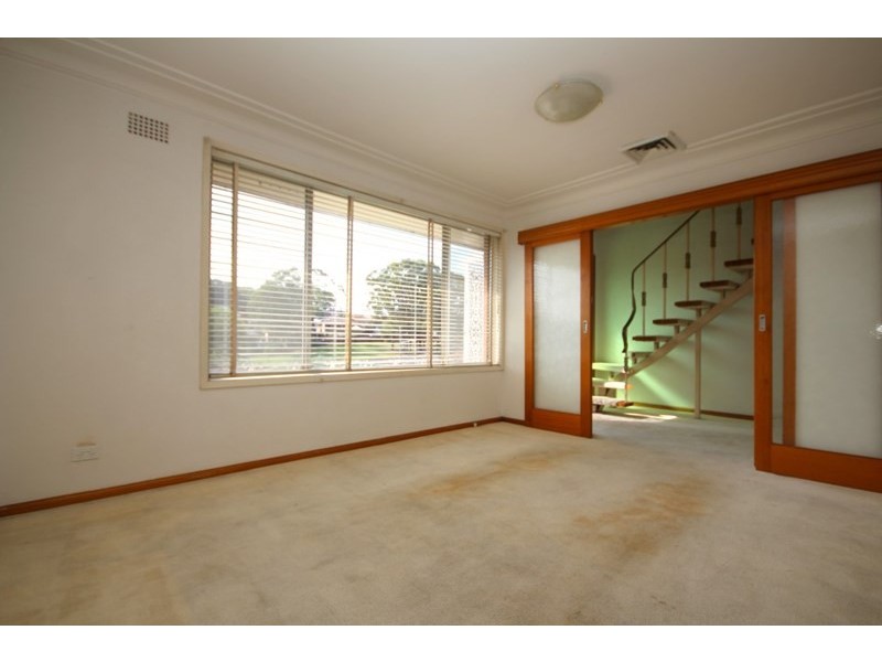 43 Caroline Crescent, Georges Hall NSW 2198