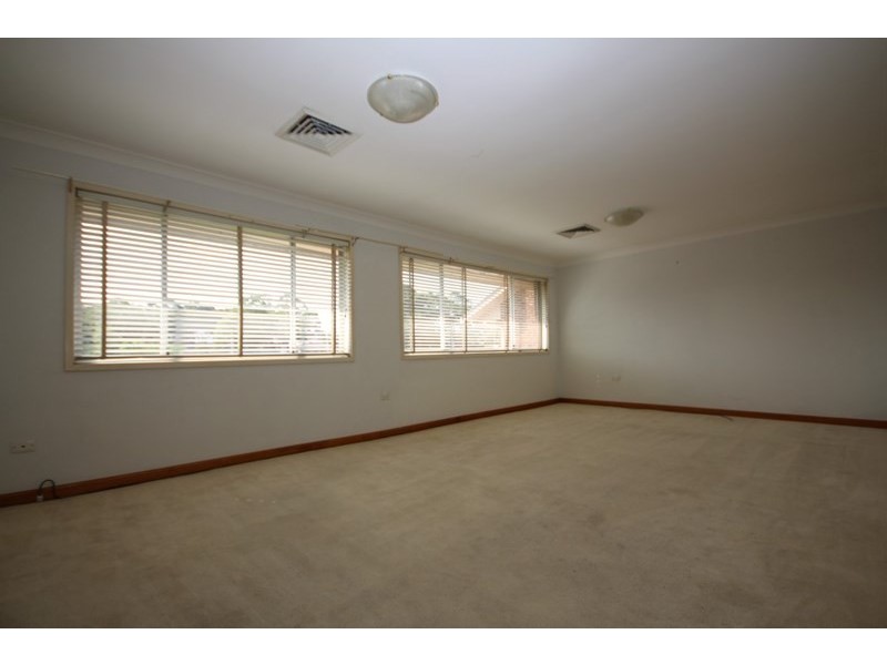 43 Caroline Crescent, Georges Hall NSW 2198