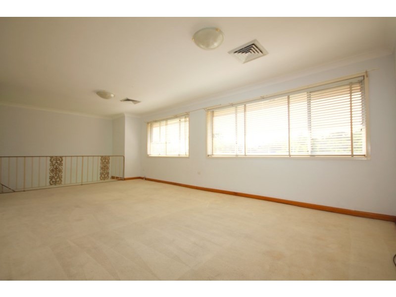 43 Caroline Crescent, Georges Hall NSW 2198