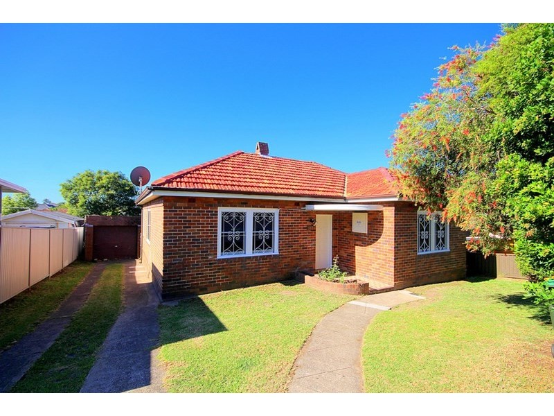 115 Macquarie Street, Greenacre NSW 2190