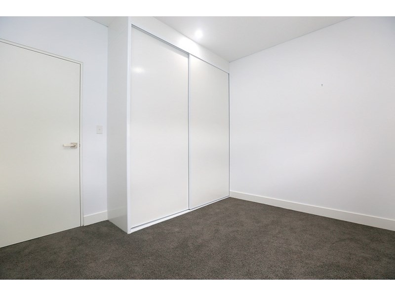 911B Henry Lawson Drive, Picnic Point NSW 2213