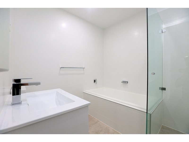 911B Henry Lawson Drive, Picnic Point NSW 2213