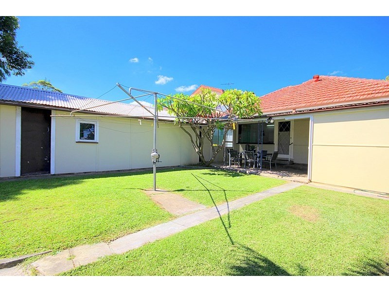 8 Birrong Avenue, Birrong NSW 2143