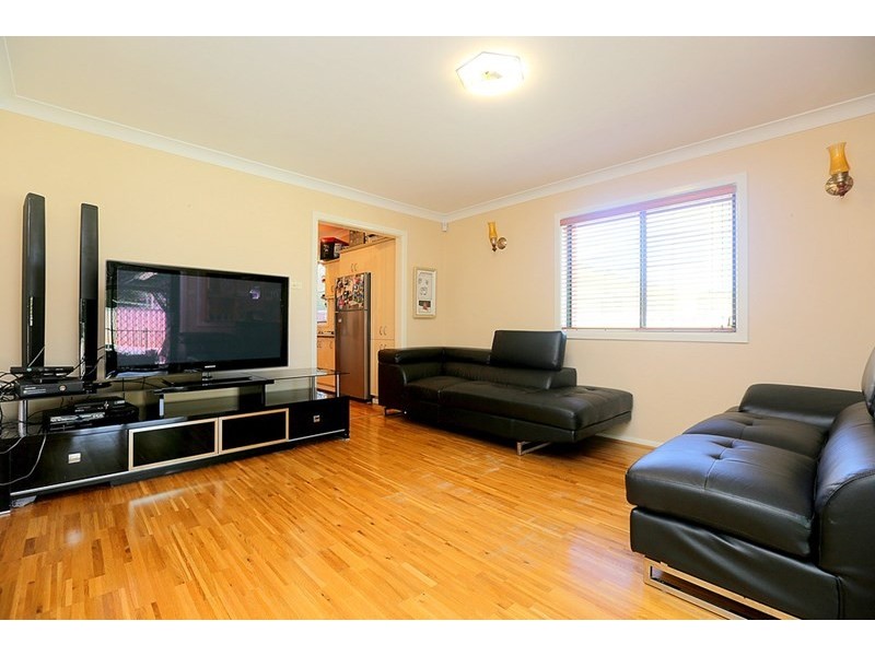 27 Kylie Parade, Punchbowl NSW 2196