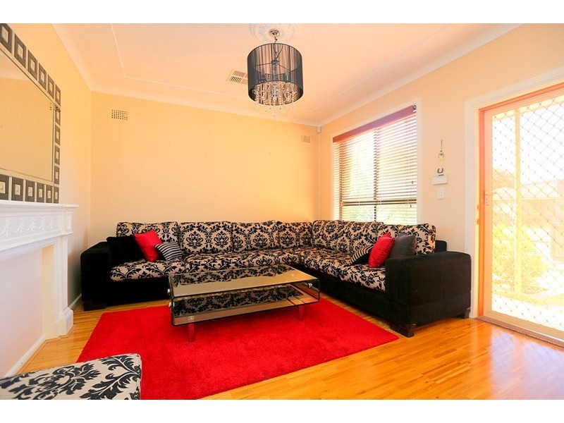 27 Kylie Parade, Punchbowl NSW 2196