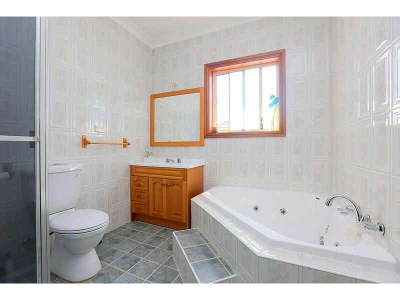 8 Chelmsford Avenue, Belmore NSW 2192