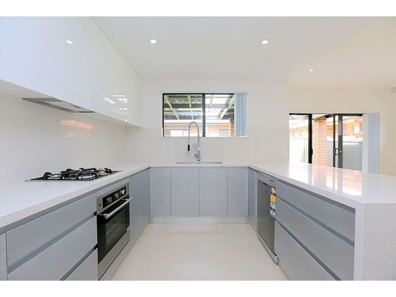 2/245 Cooper Road, Yagoona NSW 2199