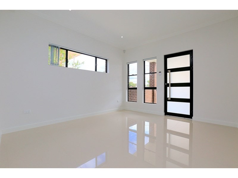 2/245 Cooper Road, Yagoona NSW 2199