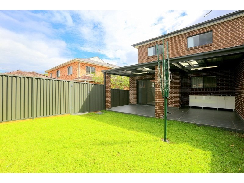 2/245 Cooper Road, Yagoona NSW 2199