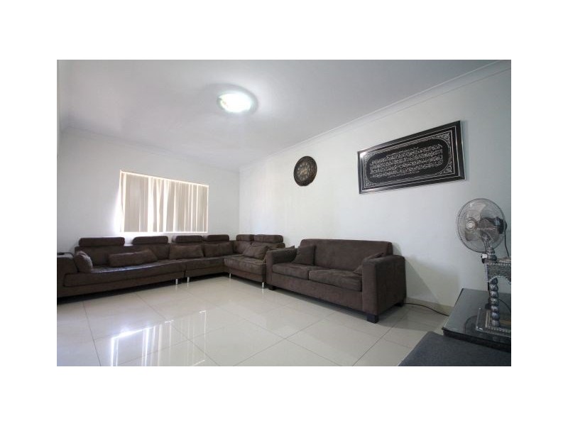 13/139 Waterloo Road, Greenacre NSW 2190