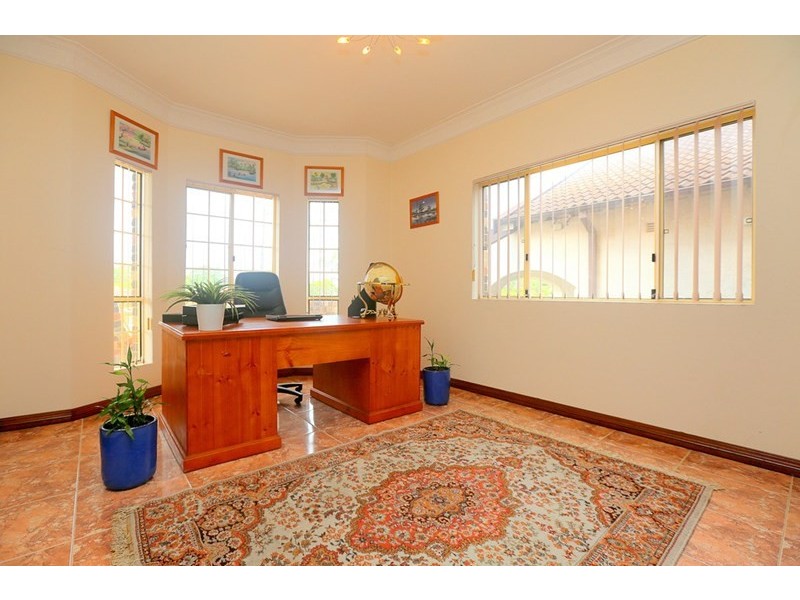 9 Pentland Avenue, Roselands NSW 2196