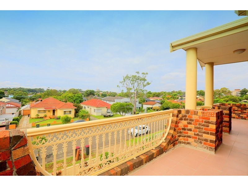 9 Pentland Avenue, Roselands NSW 2196