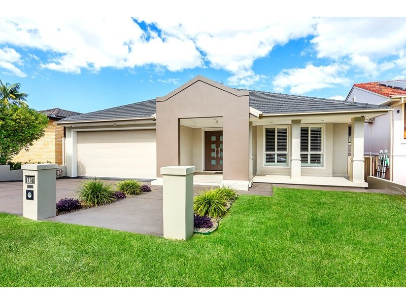 15 Josephine Crescent, Georges Hall NSW 2198