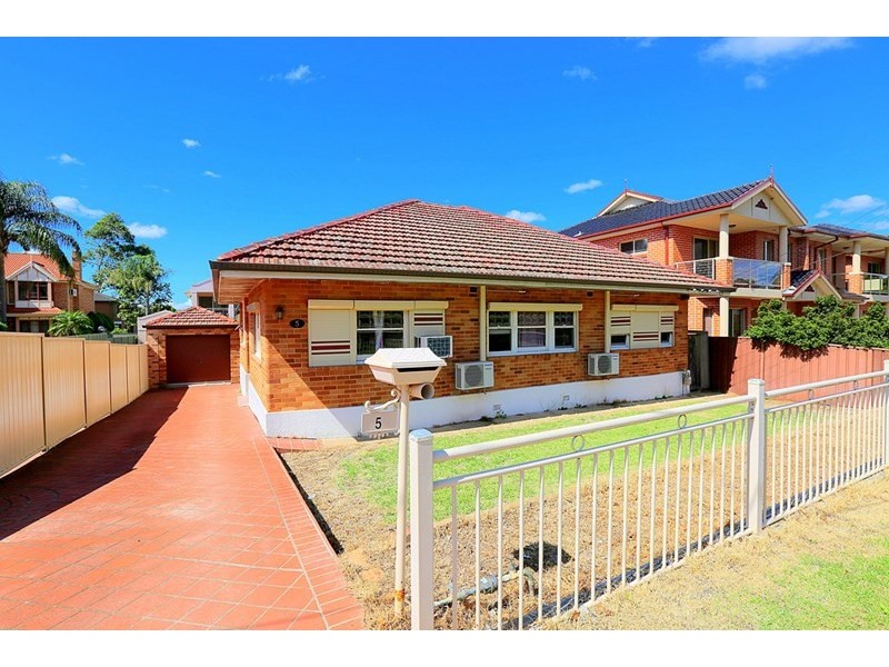 5 Highland Avenue, Bankstown NSW 2200