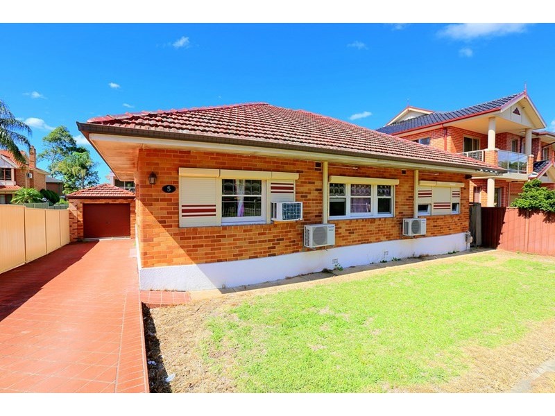 5 Highland Avenue, Bankstown NSW 2200