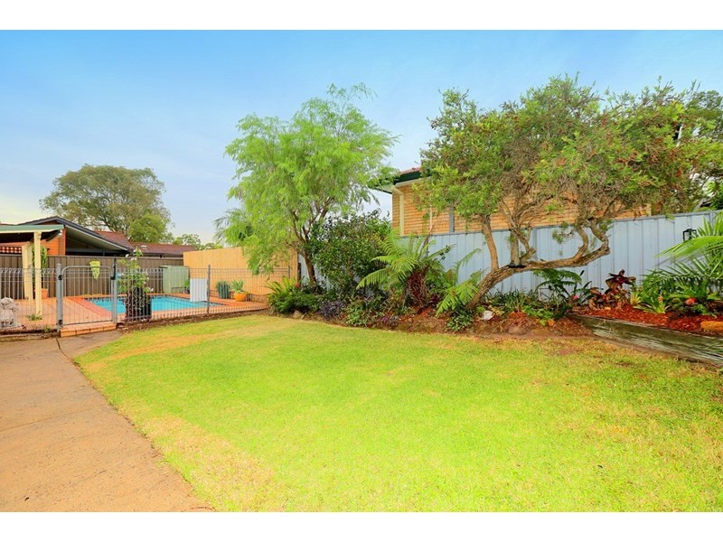 14 Josephine Crescent, Georges Hall NSW 2198