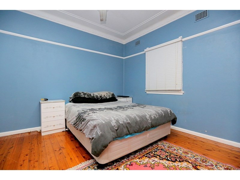 32 Haig Avenue, Georges Hall NSW 2198