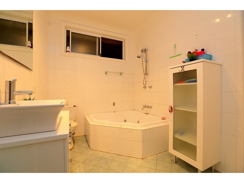 32 Haig Avenue, Georges Hall NSW 2198