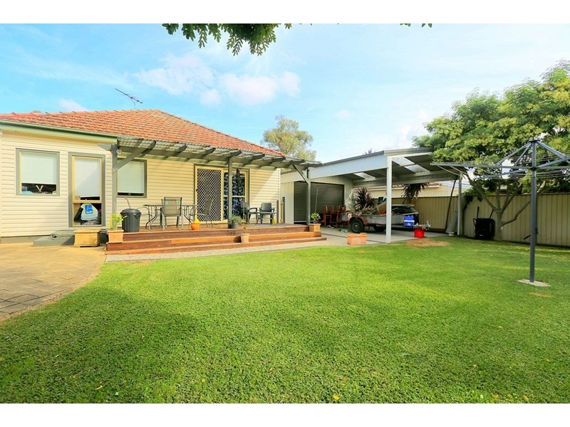 32 Haig Avenue, Georges Hall NSW 2198