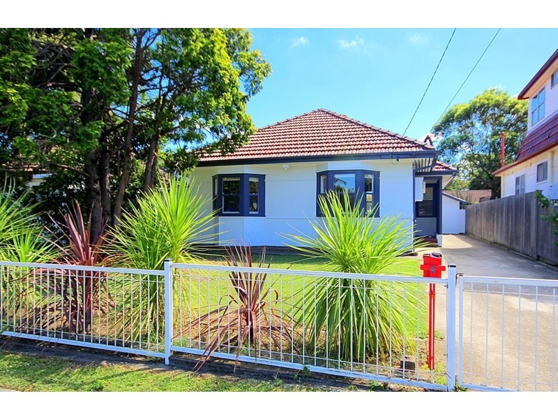 8 Birrong Avenue, Birrong NSW 2143