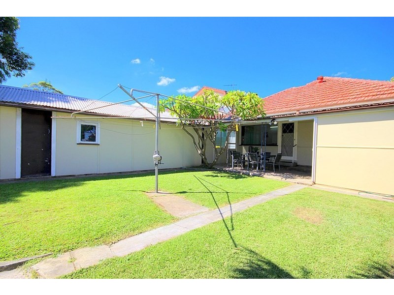 8 Birrong Avenue, Birrong NSW 2143