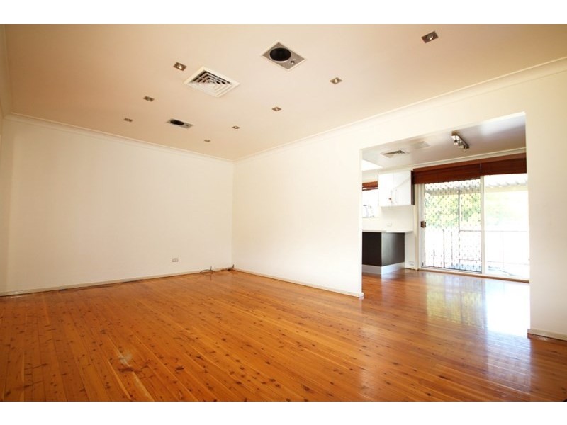 36 Lincoln Road, Georges Hall NSW 2198