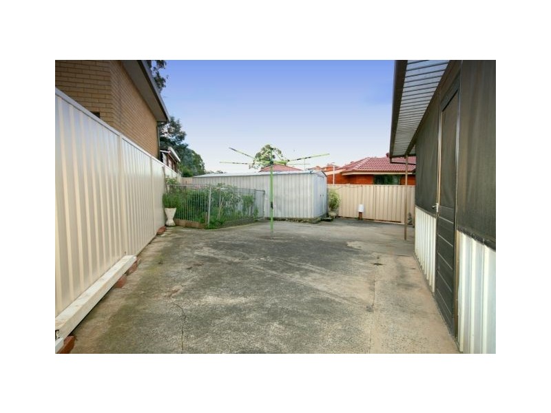 66 Caroline Crescent, Georges Hall NSW 2198