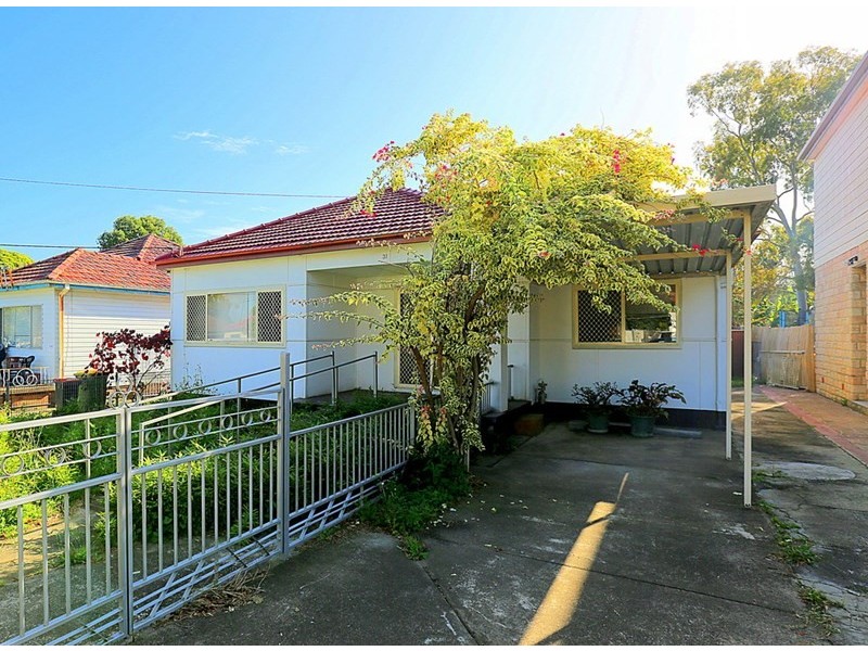31 Petunia Avenue, Bankstown NSW 2200