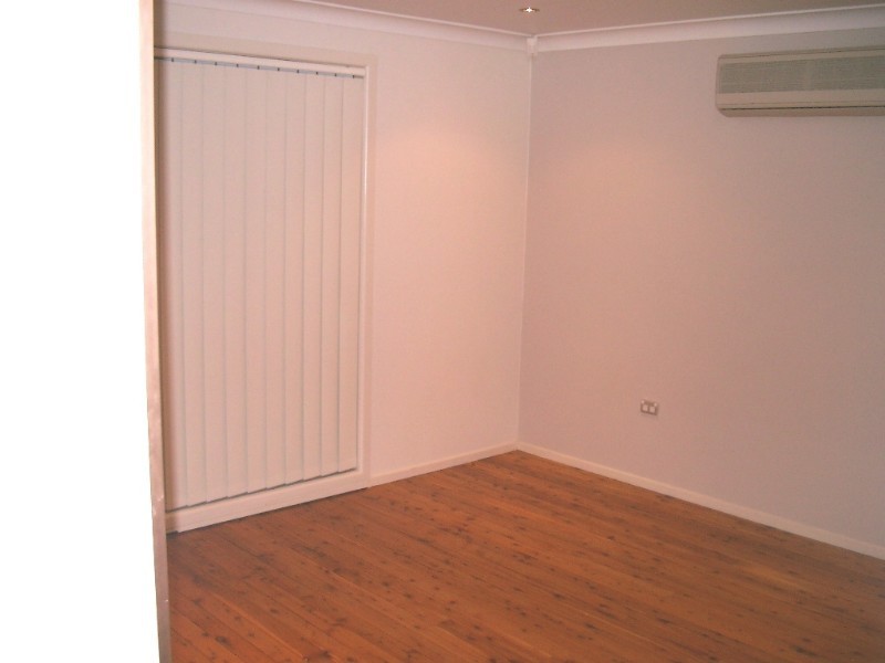 30 Oak Drive, Georges Hall NSW 2198