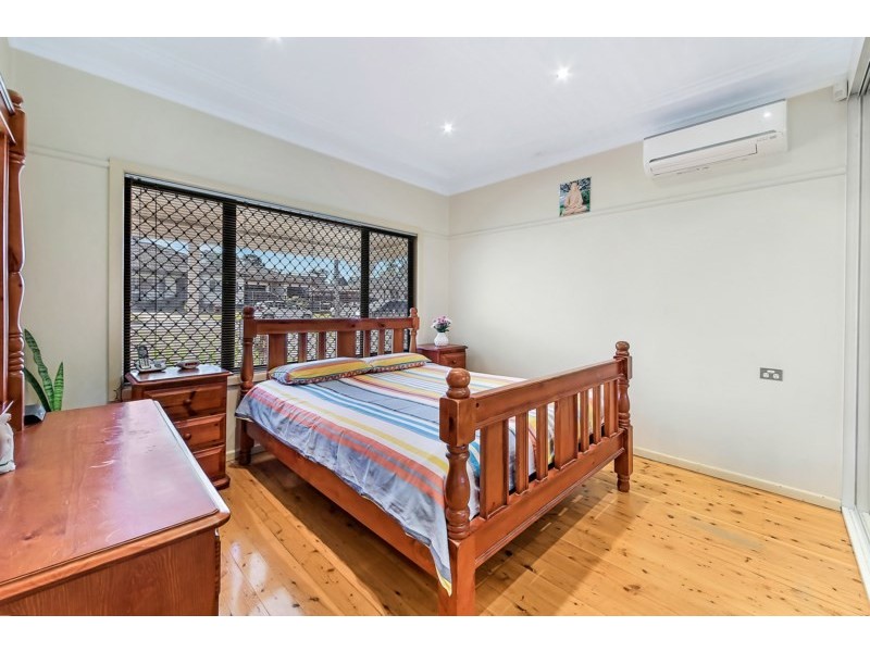 23 Endeavour Road, Georges Hall NSW 2198