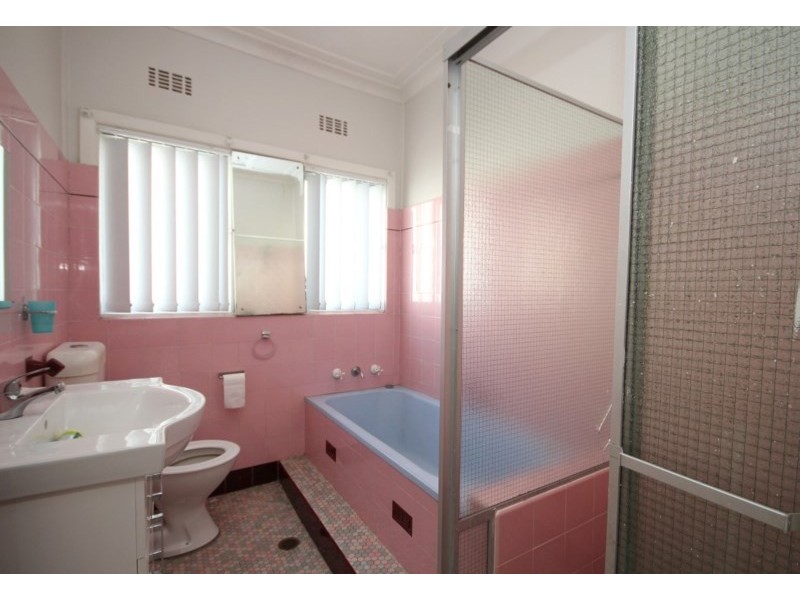 10 Winifred Street, Condell Park NSW 2200