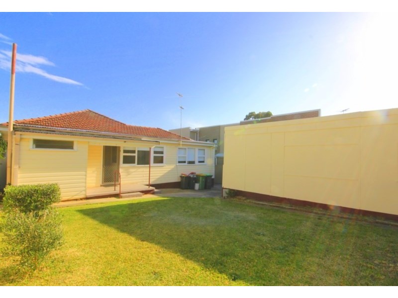 10 Winifred Street, Condell Park NSW 2200