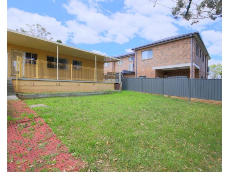 86 Rex Road, Georges Hall NSW 2198