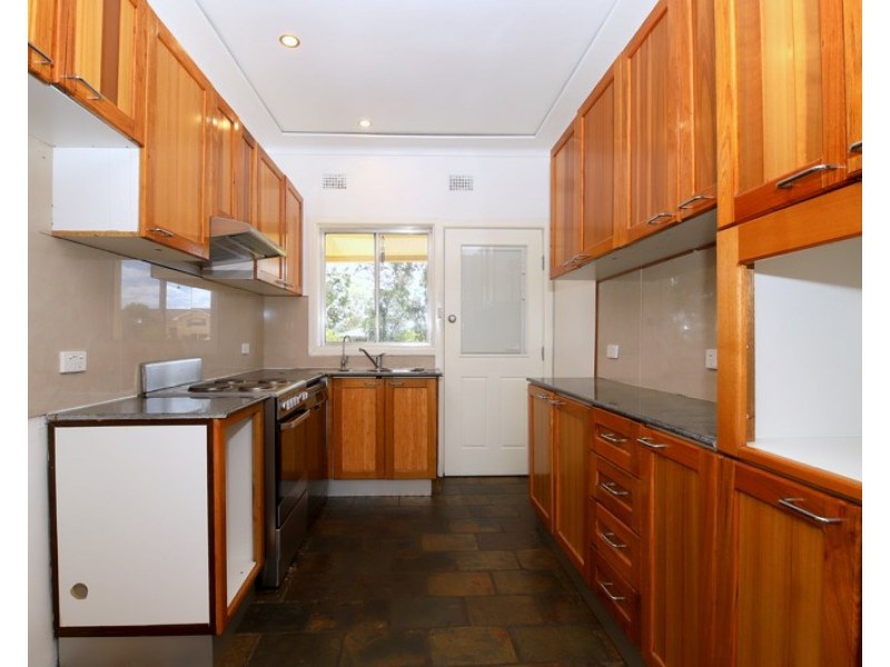 86 Rex Road, Georges Hall NSW 2198