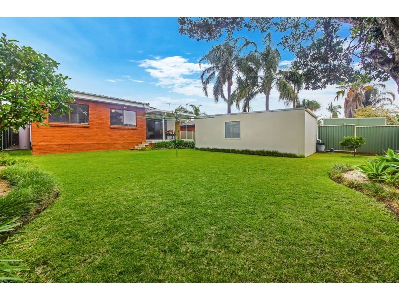 6 Kurrajong Avenue, Georges Hall NSW 2198