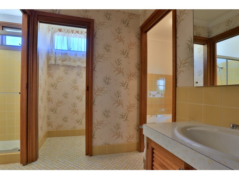 24 Rex Road, Georges Hall NSW 2198