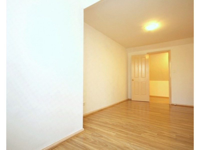 5/40-42 Larien Crescent, Birrong NSW 2143