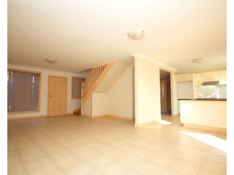 5/40-42 Larien Crescent, Birrong NSW 2143