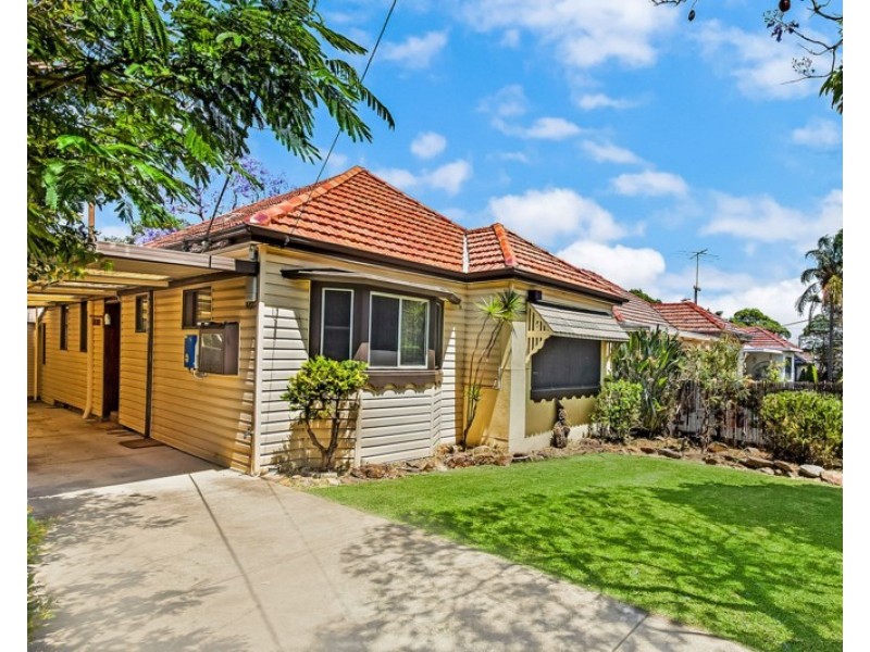 11 Glenn Place, Yagoona NSW 2199