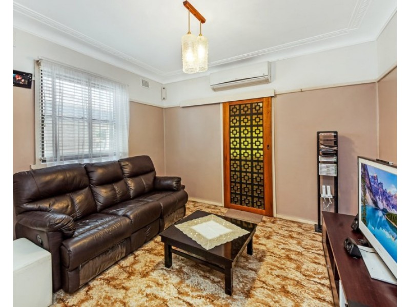 11 Glenn Place, Yagoona NSW 2199