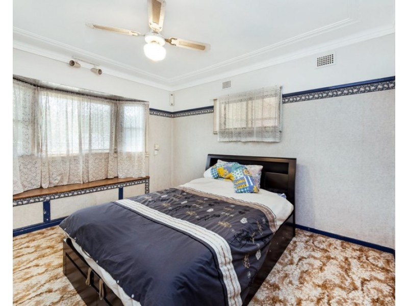 11 Glenn Place, Yagoona NSW 2199