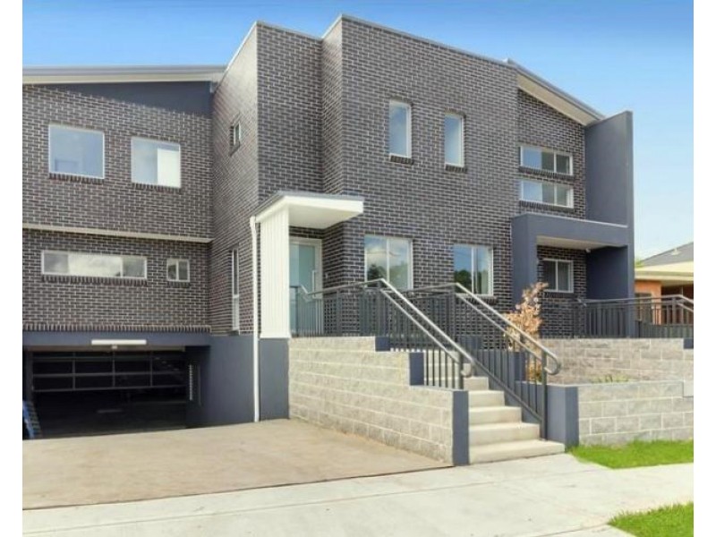4/9 Sabre Crescent, Holsworthy NSW 2173