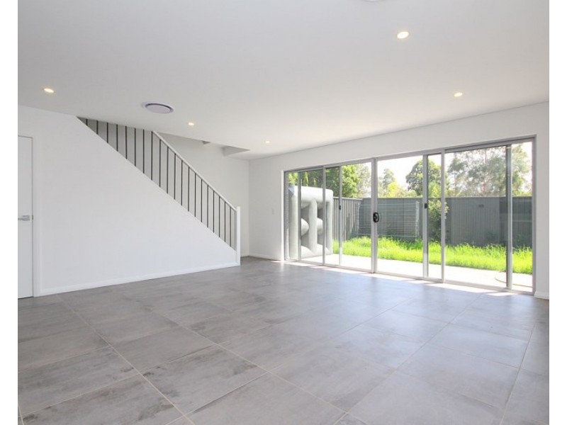 4/9 Sabre Crescent, Holsworthy NSW 2173